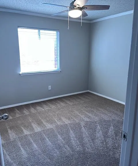 1579 Crown View Dr — Photo 11