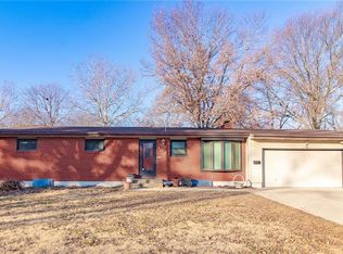 102 Cliff Dr, Buckner, MO 64016