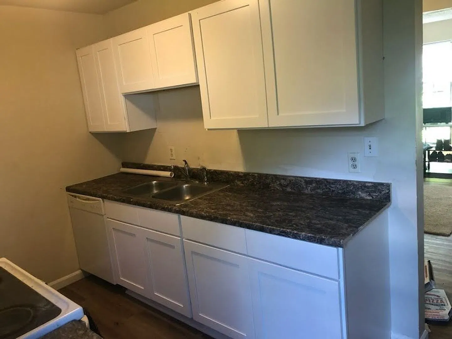 2 Bedroom Duplex convenient to UNC! — Photo 2