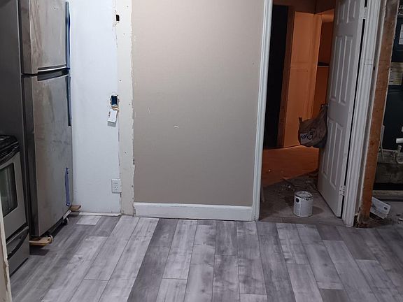 3rd image of 248 Lloydwood Dr