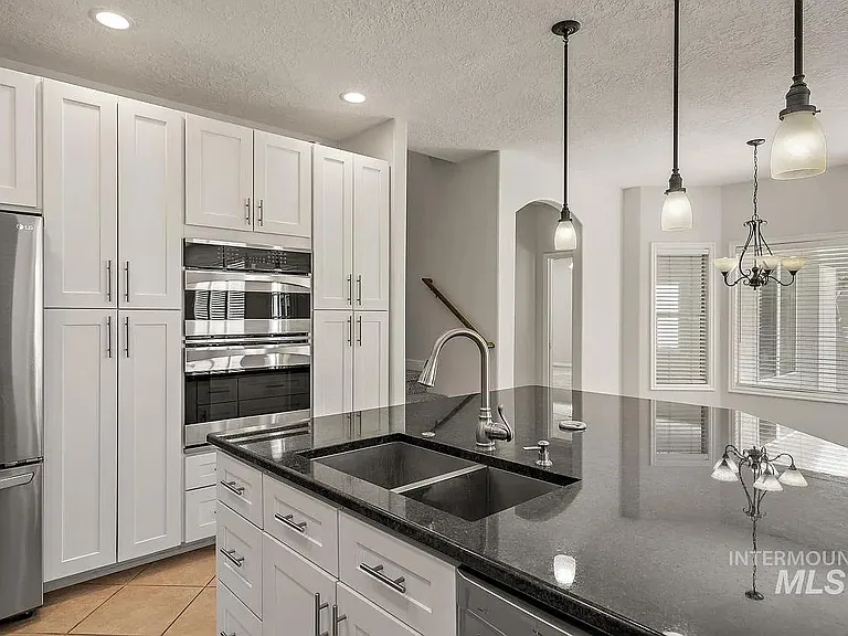13985 W Chatsworth Ct — Photo 8