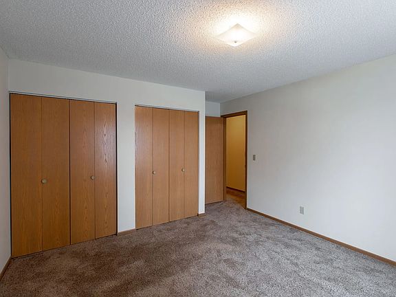 3rd image of 413 Hillcrest Dr SE