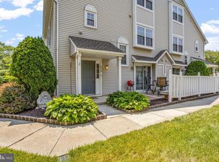 808 Oswego Ct #808, Mount Laurel, NJ 08054