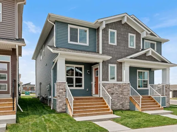 15 SE Herron Walk NE, Calgary, AB T3P 1Z2