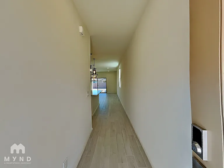 11820 W Rancho Dr — Photo 2