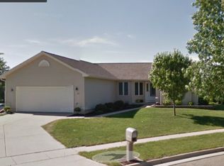 801 Hilltop Dr, Deforest, WI 53532