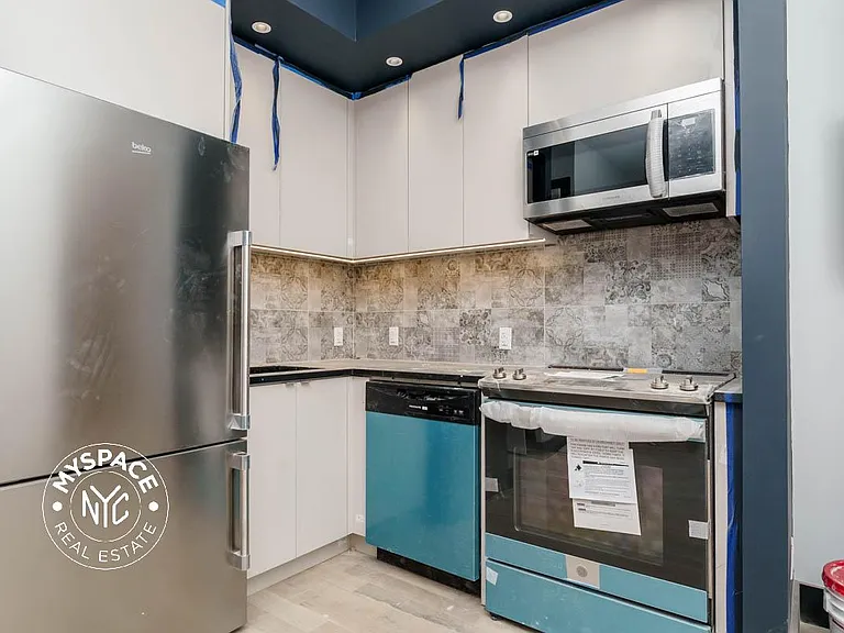 923 Broadway #4C — Photo 3