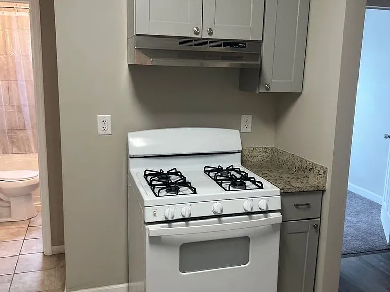 225 Center St — Photo 2