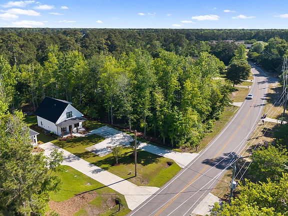 3rd image of 43 Country Club Dr
