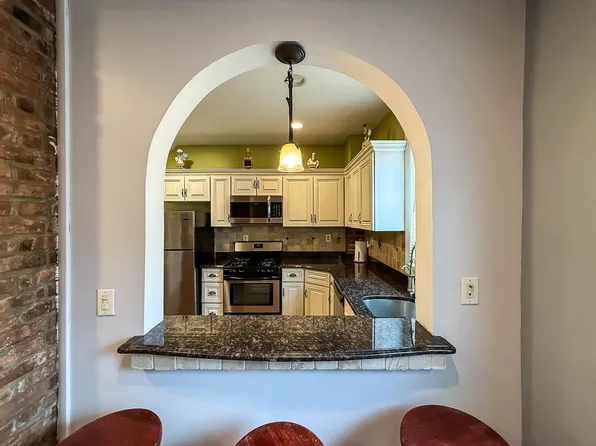 125 Poplar Street image 14 of 44