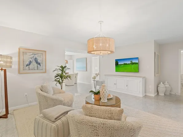 788 Park Shore DR #A24, NAPLES, FL 34103