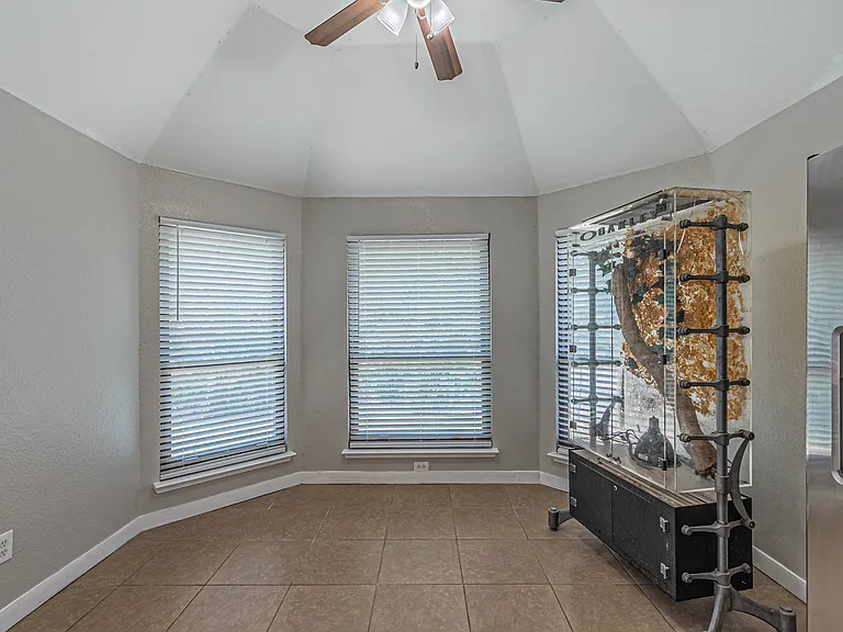 7624 Vista Creek Ln — Photo 24
