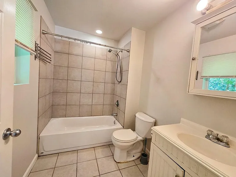 4516 Russell Dr #B — Photo 9