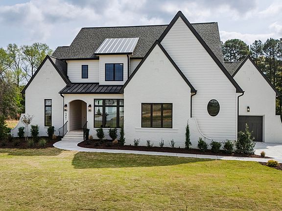 4th image of 688 Lynch Rd