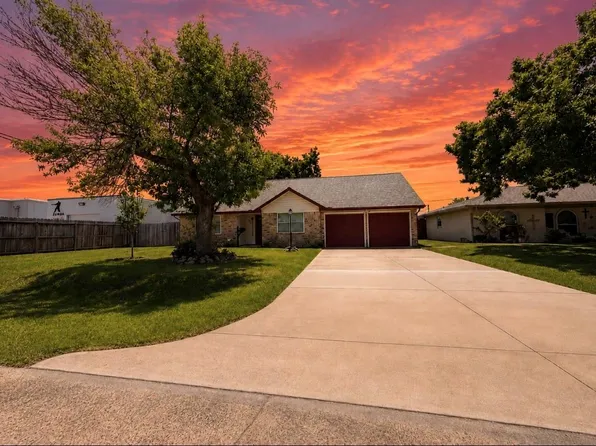 2818 Spa Dr, Deer Park, TX 77536