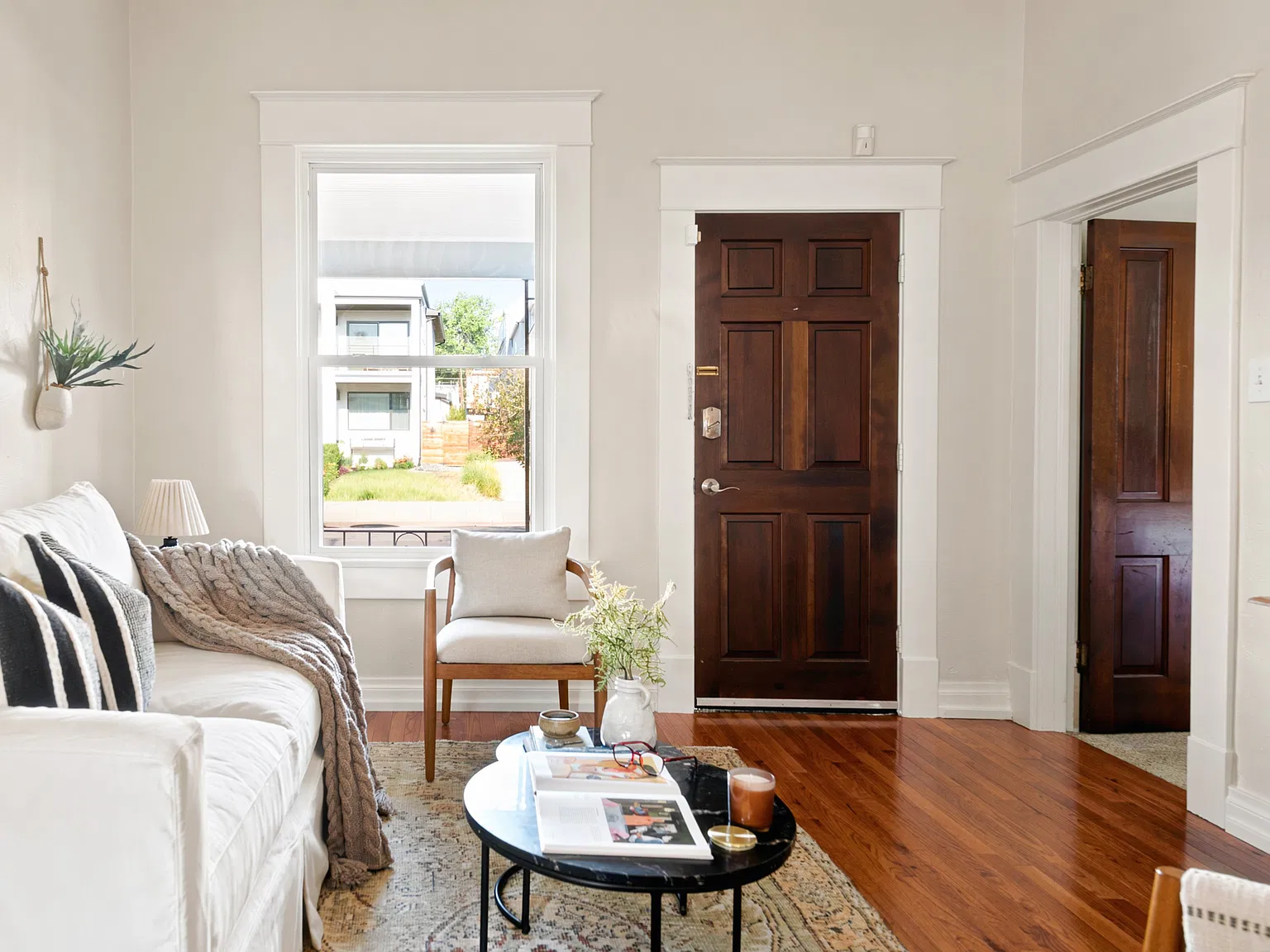 2 bed, 1722 sqft, $3,200 — Photo 4