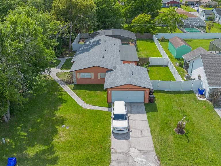 212 Tennessee Ave — Photo 1