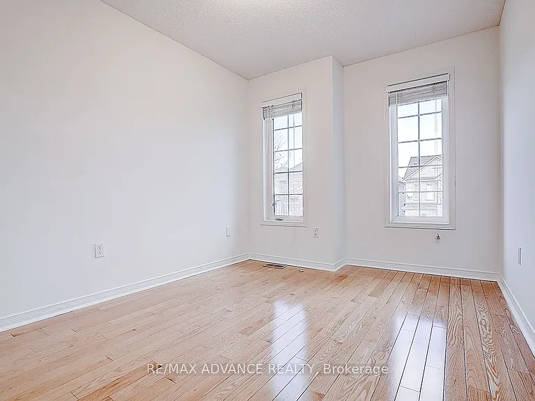 137 Laramie Cres — Photo 28