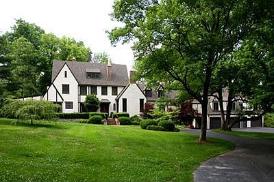 1st image of 9 Clermont Ln