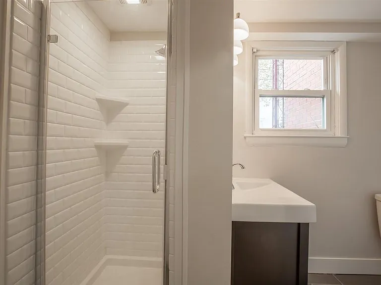 364 E Mac Arthur St — Photo 28