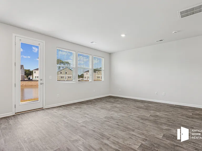 173 Cypress Dr — Photo 5