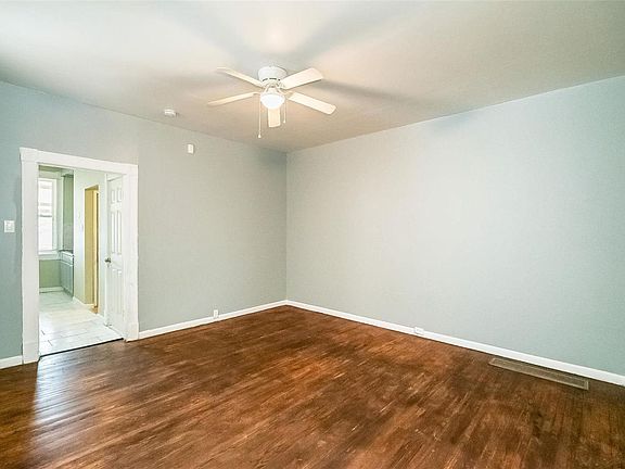 3rd image of 4640 Cecil Pl