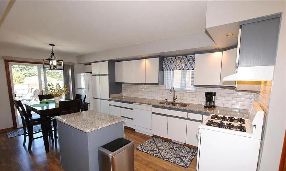 3 bed, 1.5 bath, 1400 sqft, $2,000 — Photo 4