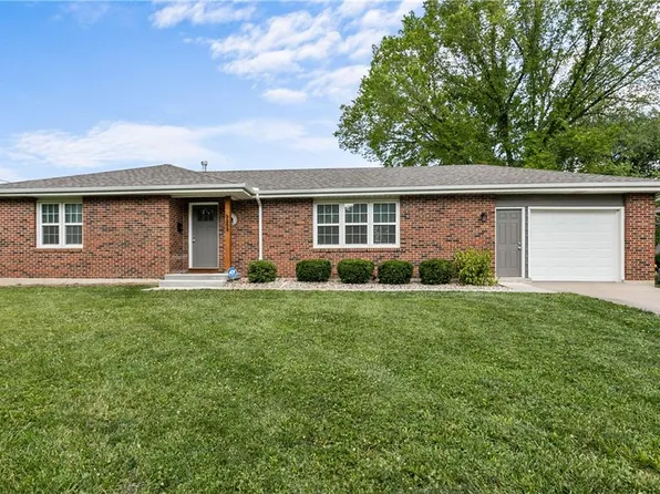 9303 Park St, Lenexa, KS 66215