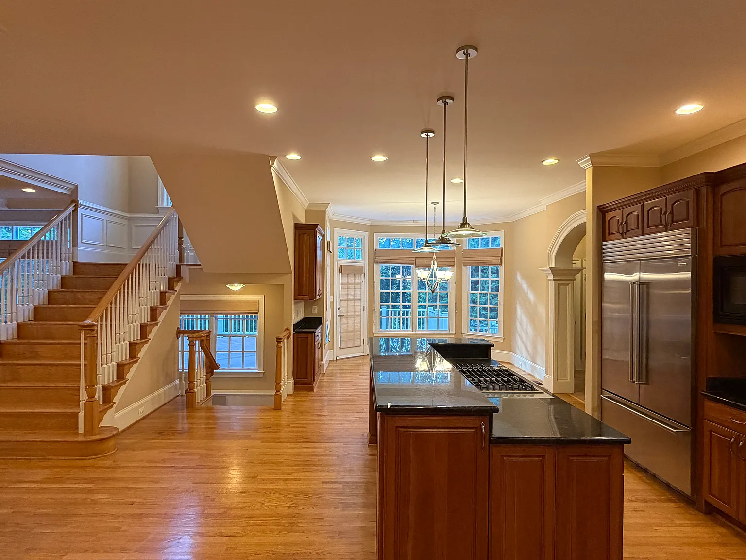 5 bed, 6.5 bath, 7200 sqft, $8,950 — Photo 4