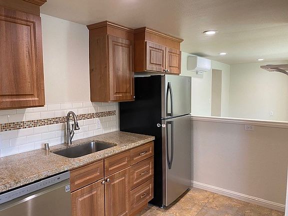 4th image of 122 Nueva Ave #A