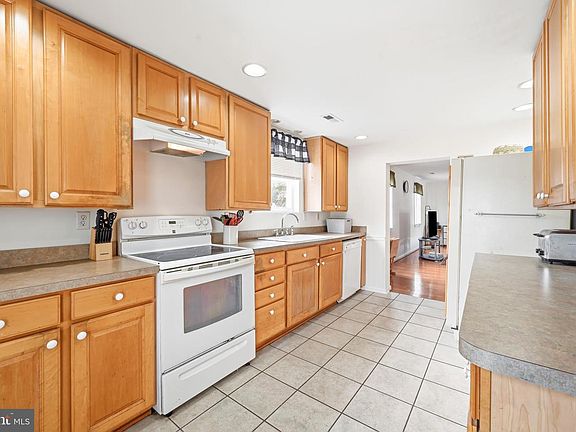 4th image of 1150 Little Creek Rd