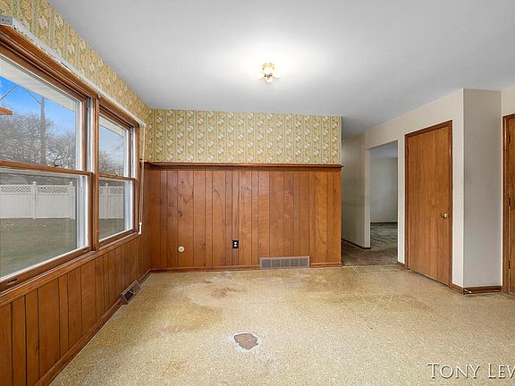 3rd image of 5626 Ramblewood Dr SE