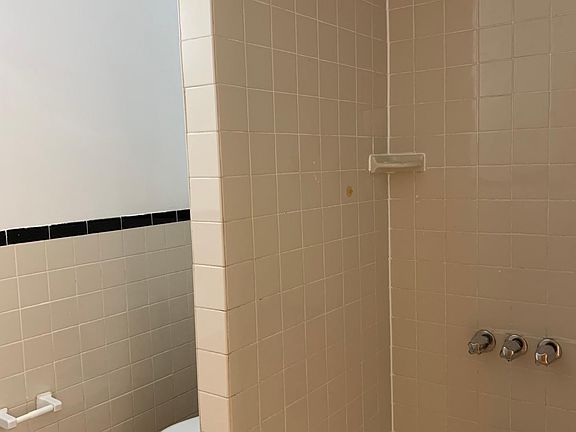 5th image of 106-10 Jamaica Ave Floor 2