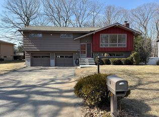 60 Indian Trl, Waterbury, CT 06705