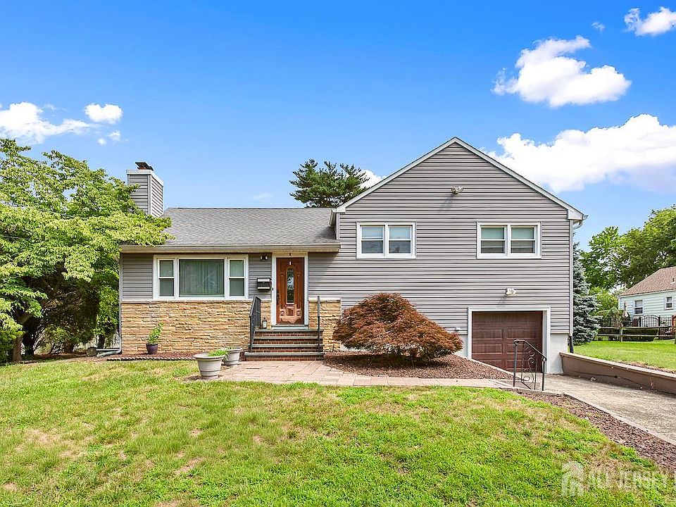 1st image of 4 Lynbrook Pl