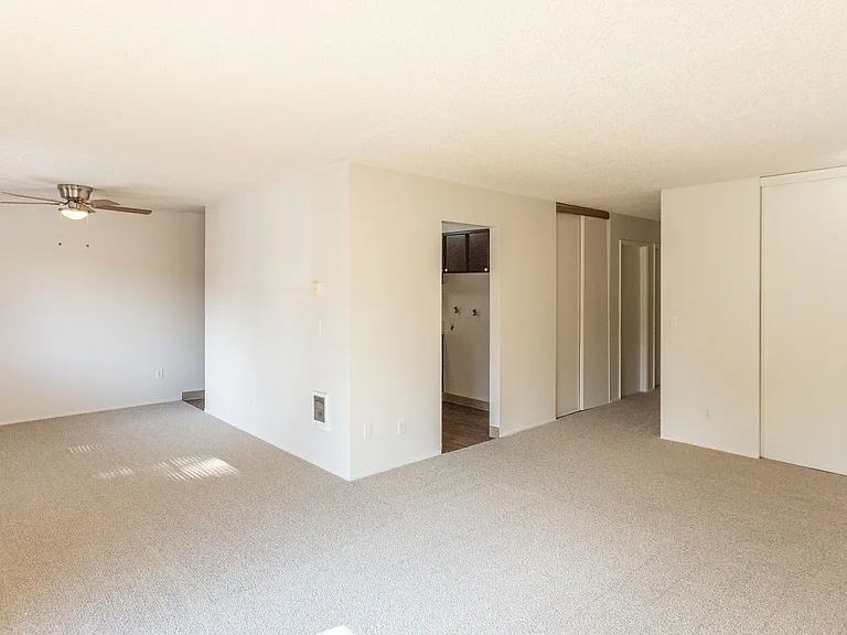 Cedars West Apartments — Photo 22
