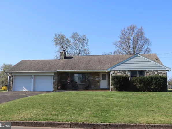 400 Bentwood Dr, Hatfield, PA 19440