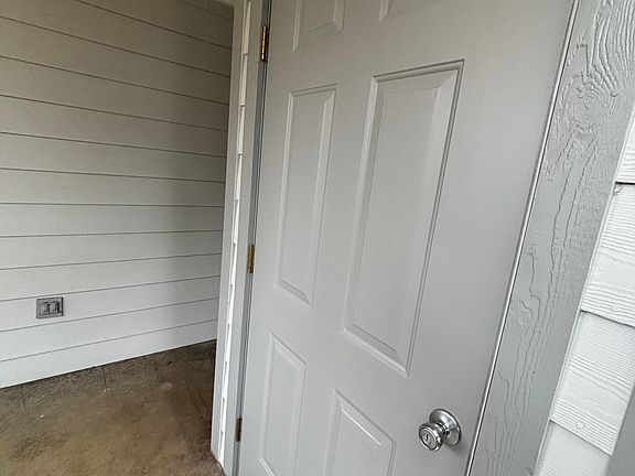 3rd image of 130 Bayberry Dr #B