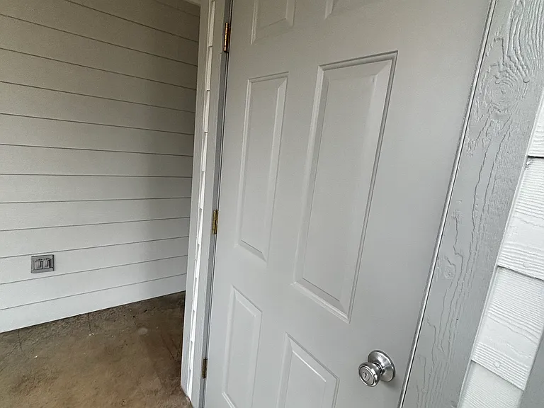 130 Bayberry Dr #B — Photo 3