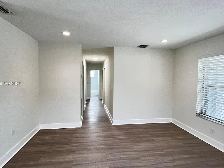 1809 NW 33rd St #1809 — Photo 4