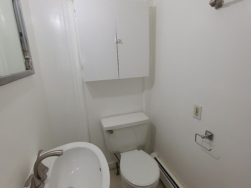 1st image of 114 Vineyard Ave