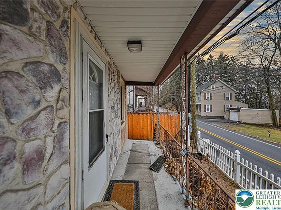 4th image of 1291 Seidersville Rd