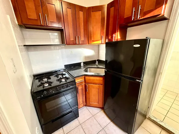 41 East 7th Street image 13 of 16