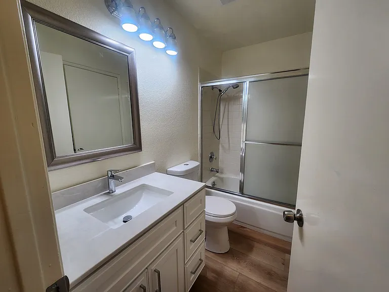 201 Compton Cir #D — Photo 10