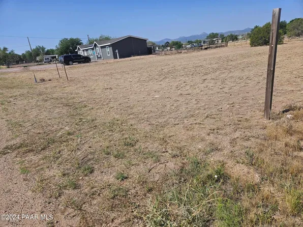 25200 N Enid Dr, Paulden, AZ 86334