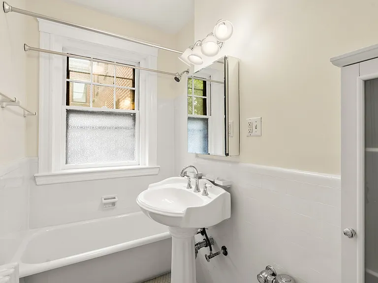 40 Linnaean St #11 — Photo 26