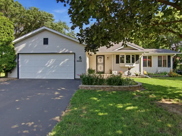 2295 Ariel Ct, North Saint Paul, MN 55109