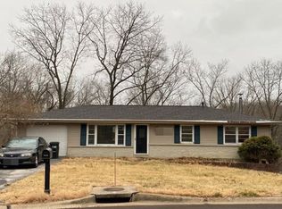 63 W Oak Hill Dr, Ballwin, MO 63021