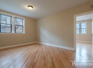 896 Green Bay Rd APT 10, Winnetka, IL 60093