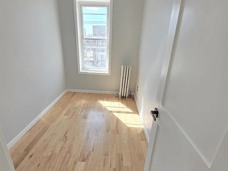 236 Fulton Ave — Photo 14